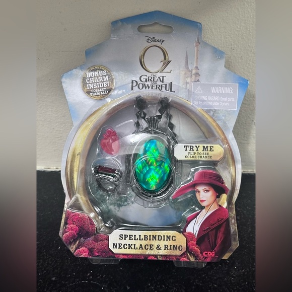Wizard of Oz the Great & Powerful Spellbinding Necklace & Ring Witch Bonus Charm - Picture 1 of 3